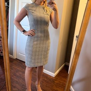 H&M gray business professional dress size 6 fits like a 2